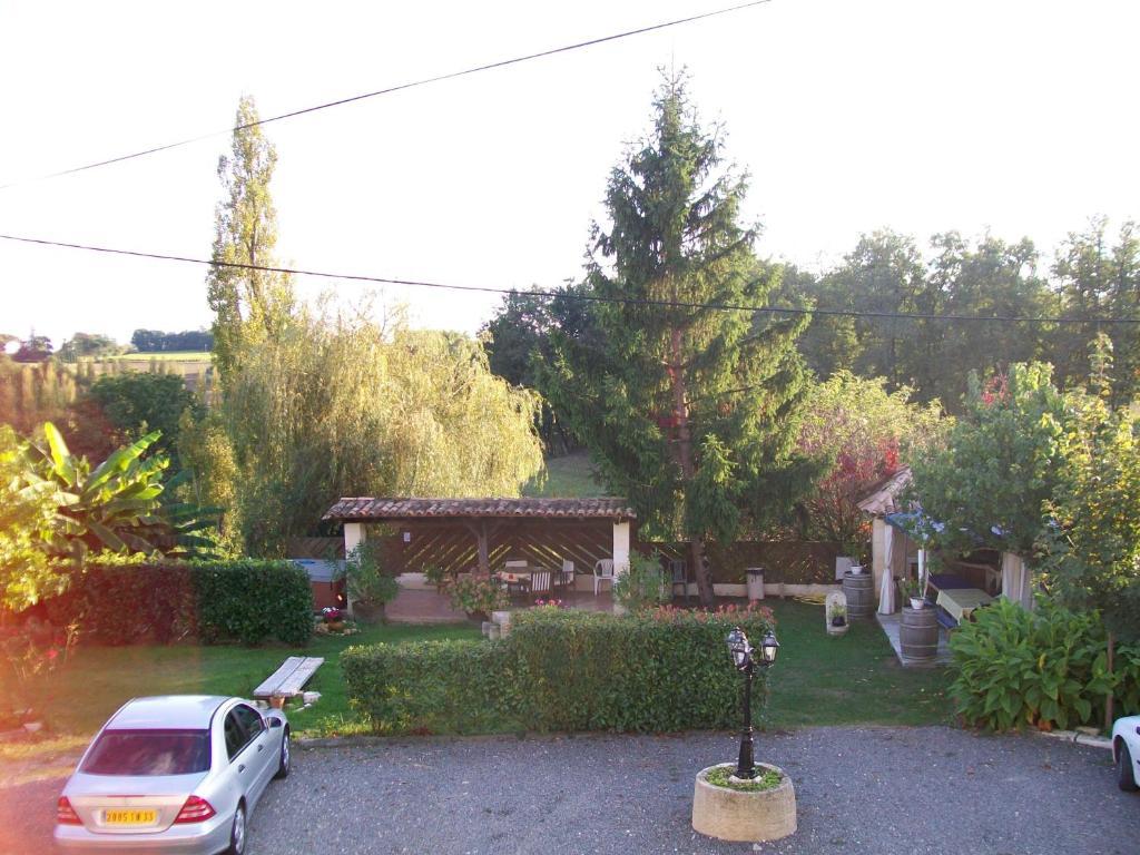 Domaine Capiet Bed and Breakfast Courpiac Exteriör bild