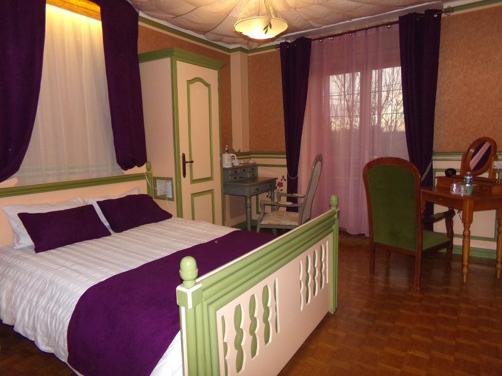 Domaine Capiet Bed and Breakfast Courpiac Exteriör bild