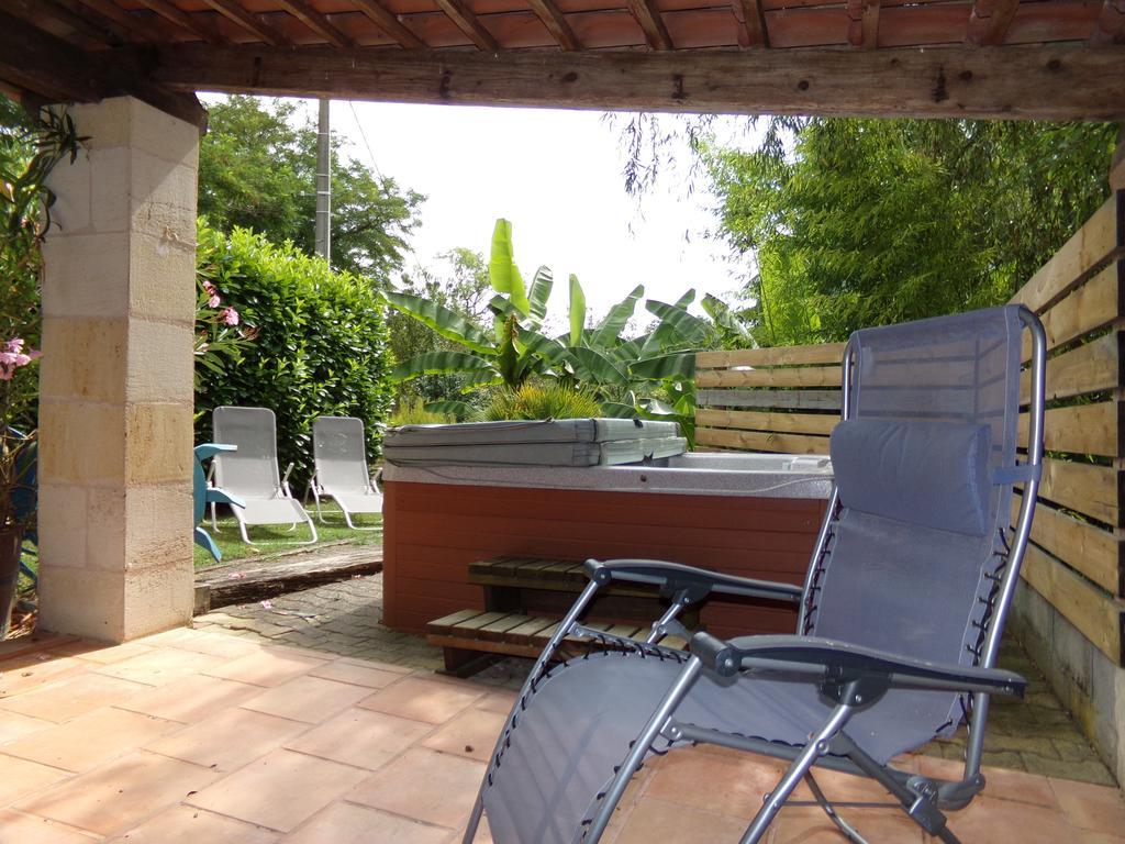 Domaine Capiet Bed and Breakfast Courpiac Exteriör bild
